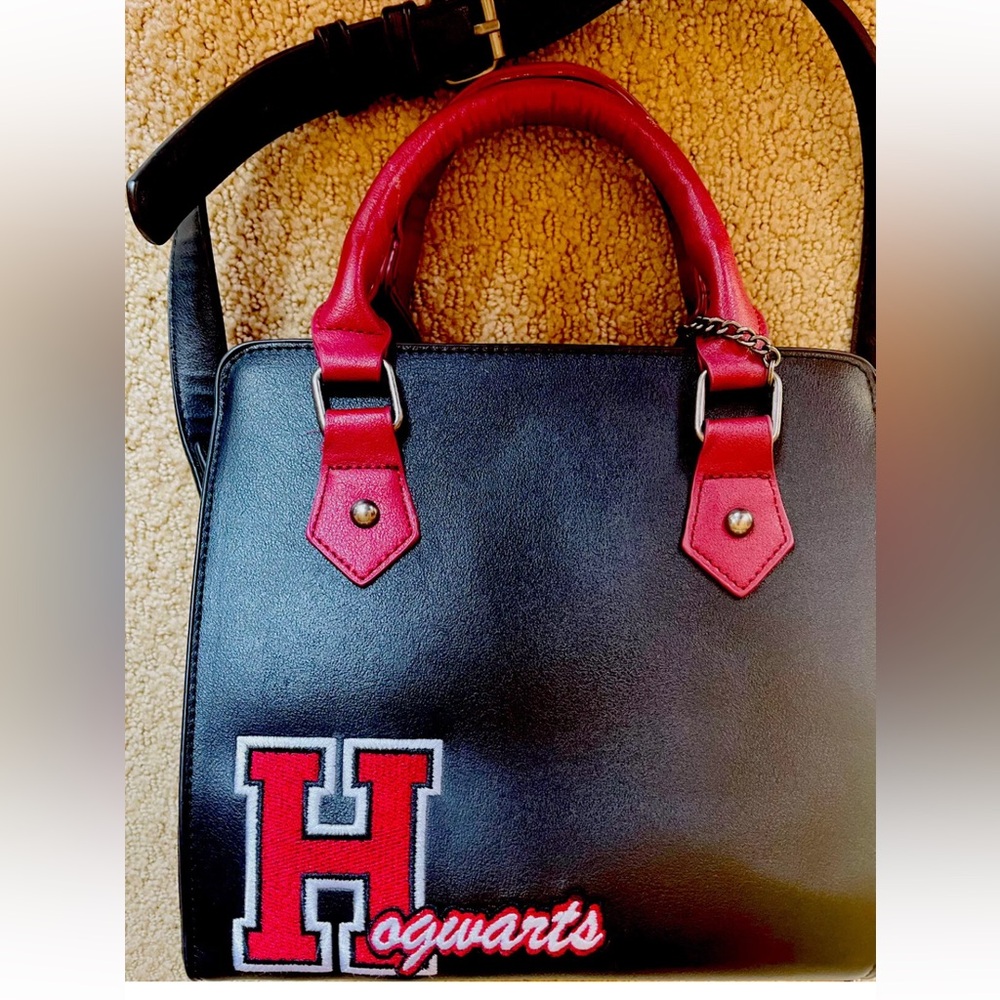 Harry Potter Hogwarts Black/Burgendy Varsity Plaid Satchel/Purse Crossbody Punk